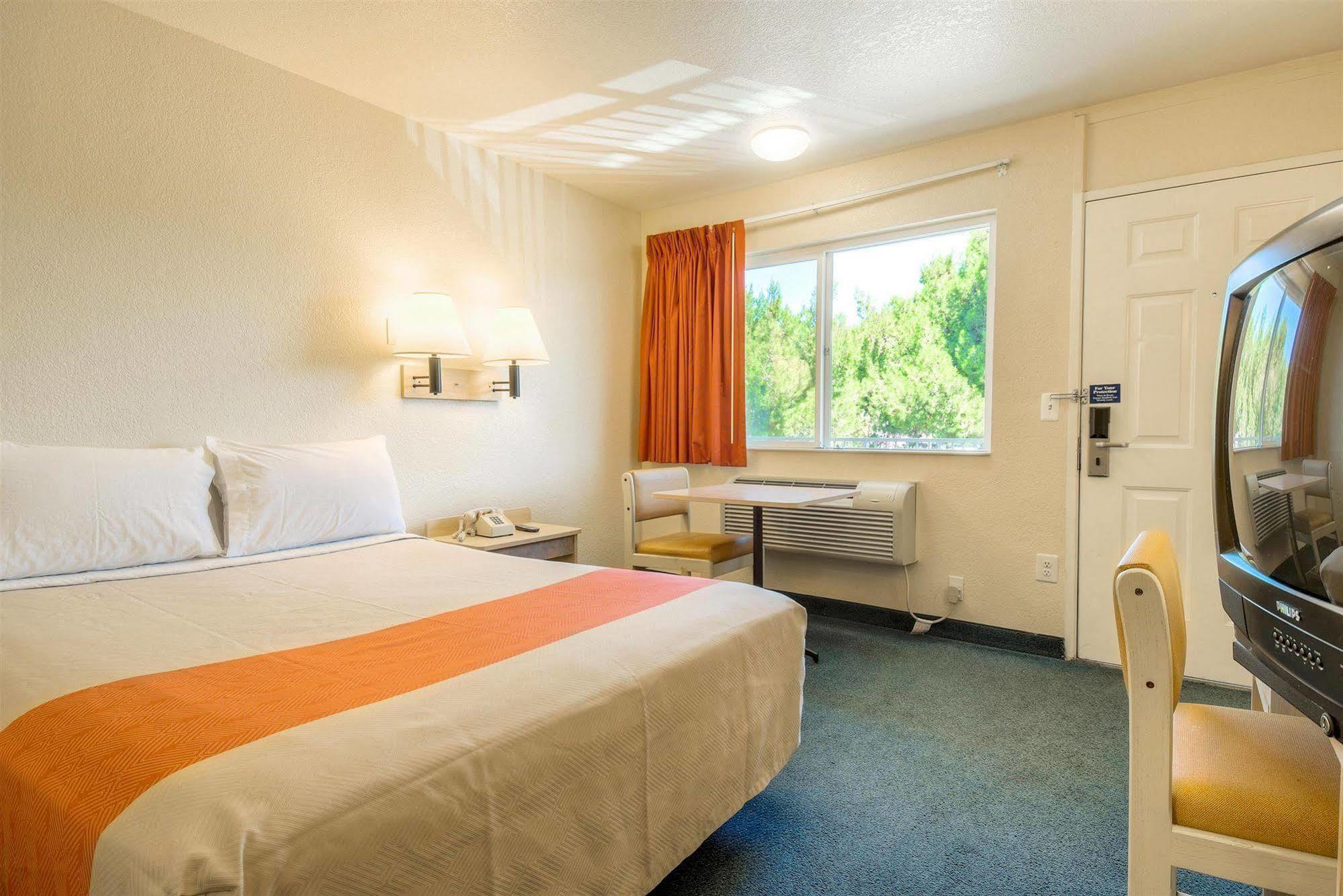 Motel 6-Fontana, Ca Exterior foto